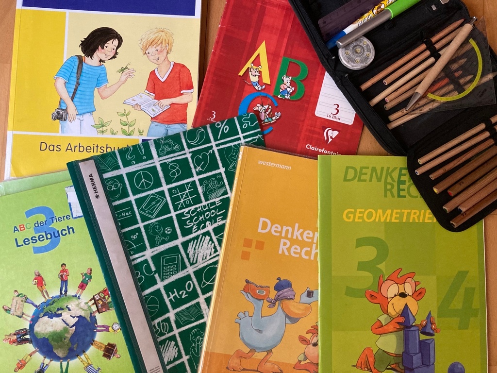 Schulbücher Symbolbild