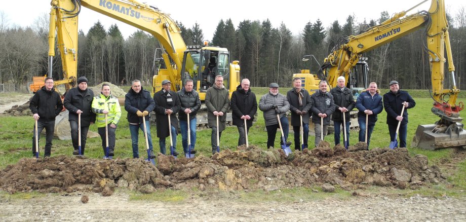 Mit dem symbolischen ersten Spatenstich startet die letzte große Baumaßnahme der Verbandsgemeinde Trier-Land im Abwasserbereich.