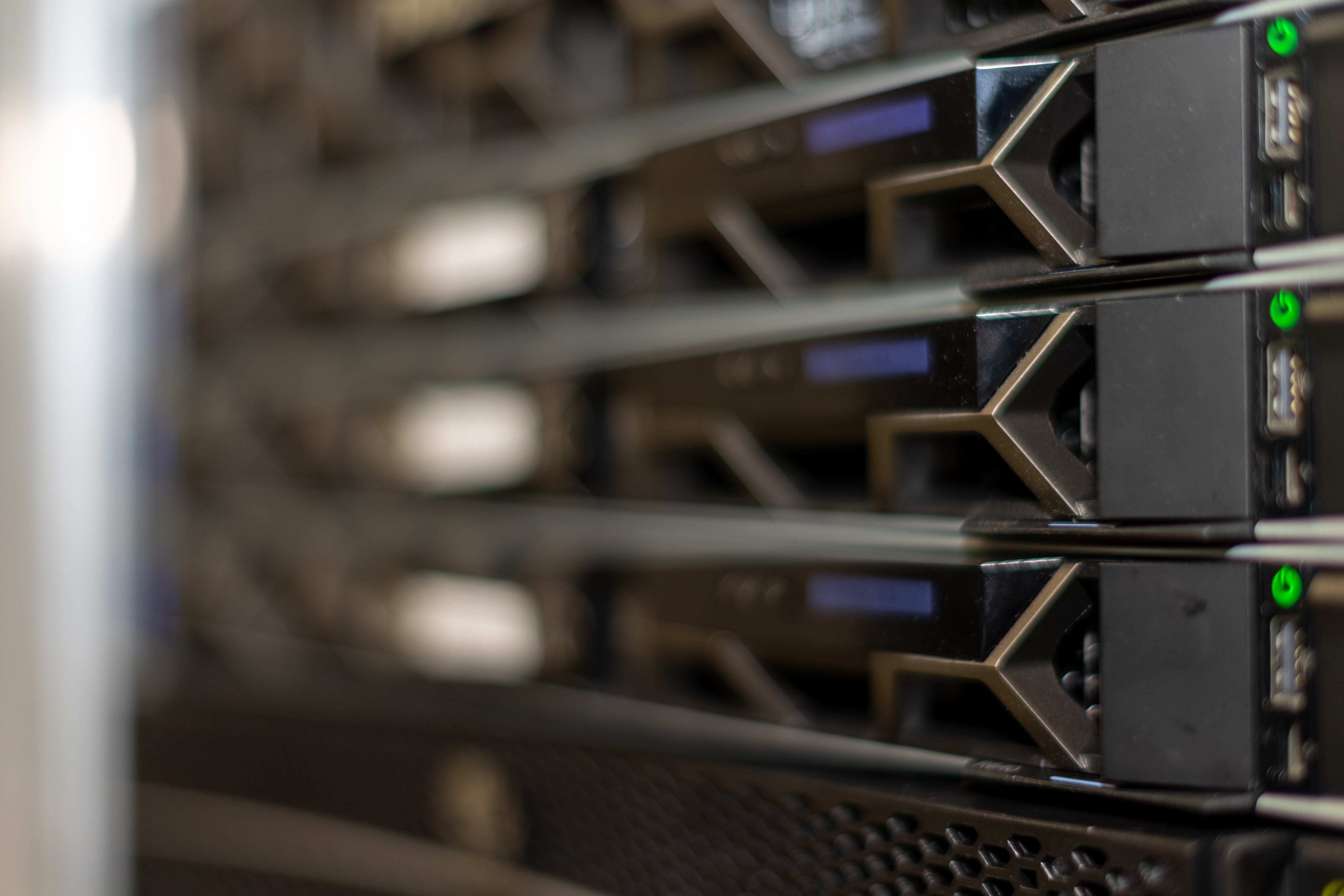 Symbolbild zum Thema Digitalisierung (Bild eines Server Racks)