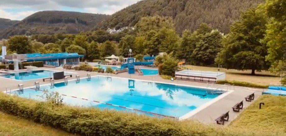 Beispielbild des Kylltalbades aus einem Videoschnipsel bei Youtube