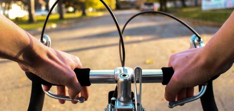 fahrradfahrer aus ego-perspektive