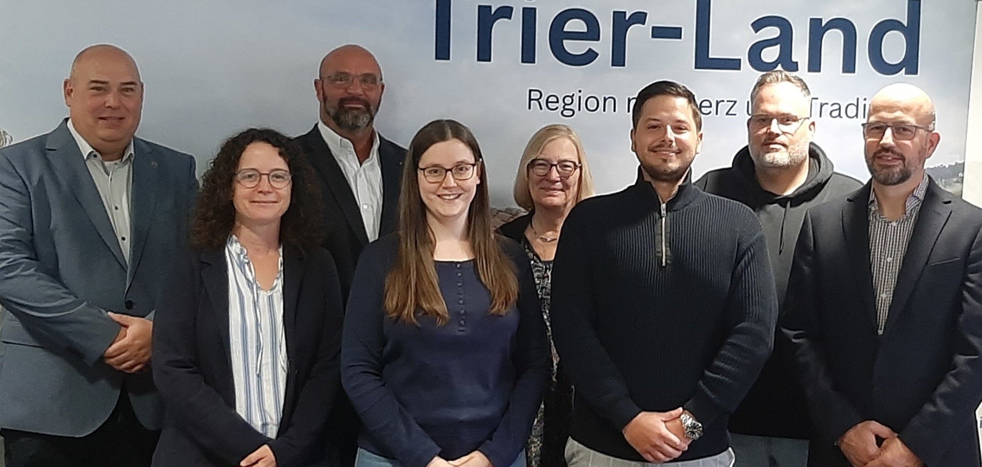 Gruppenbild zum Abschluss des Verwaltungslehrgangs