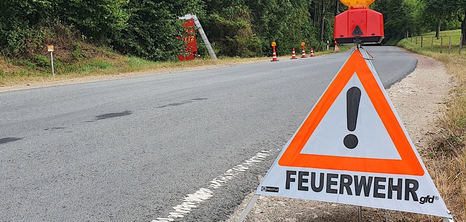 Symbolfoto Absperrung Feuerwehr