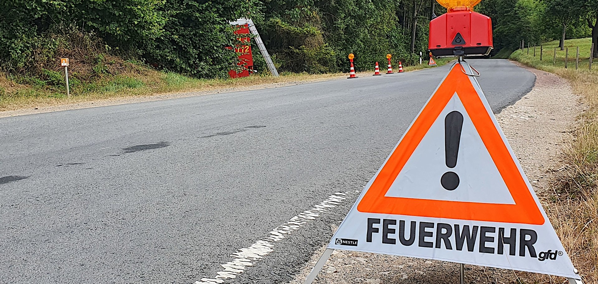 Symbolfoto Absperrung Feuerwehr