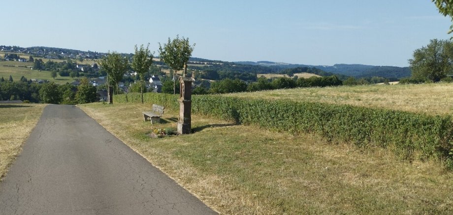 Bepflanzung und Verschönerung des Kreuzweges zur Kapelle Schleidweiler