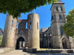 Burganlage Welschbillig Burgruine Kirche Welschbillig