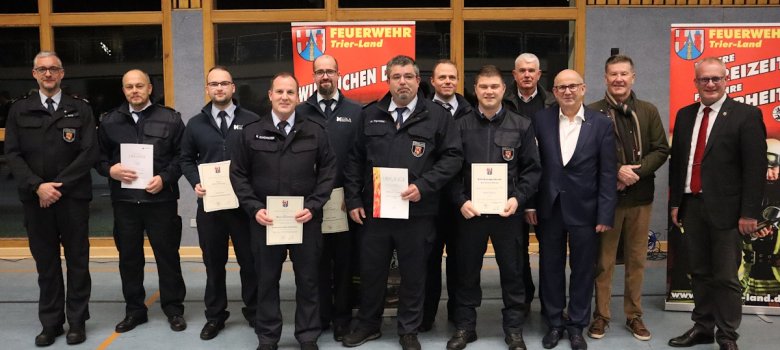 Ehrungen und Beförderungen Ehrungen und Beförderungen