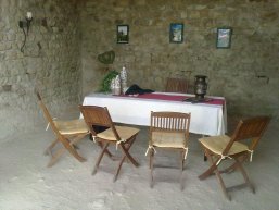 Standesamt Innenraum Gruthenhäuschen mit Tisch und Stühlen