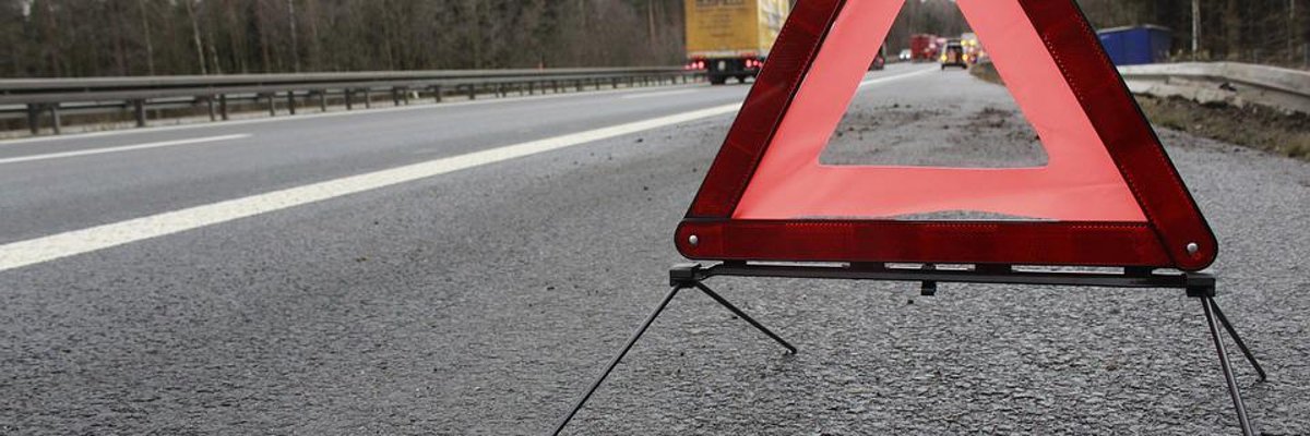 Warndreieck - Was tun bei einem Unfall